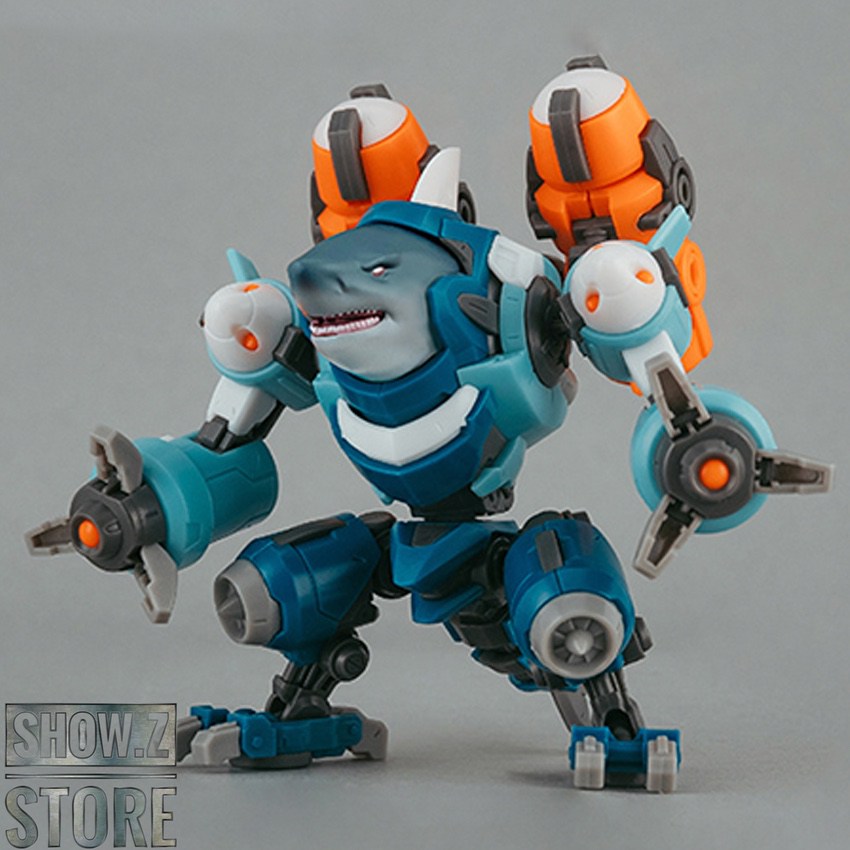 No.57 Man Hunter Shark 1/24 Model Kit | ShowZStore.com
